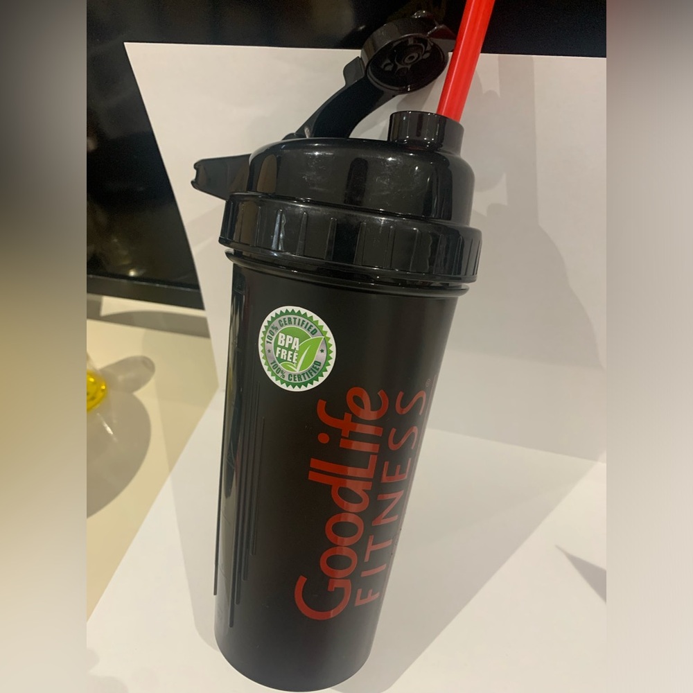 GoodLife water bottle with straw